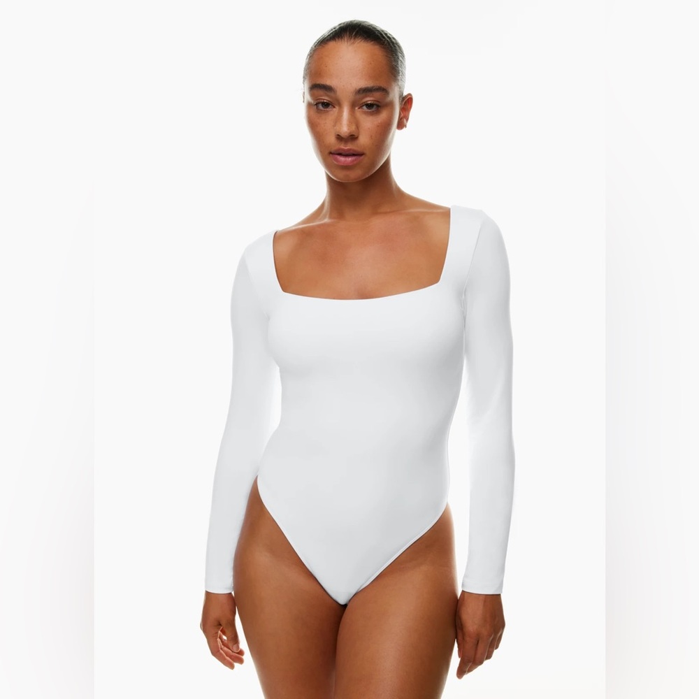 NWT Aritzia Babaton Contour Squareneck Longsleeve Bodysuit in White, Size S Tall